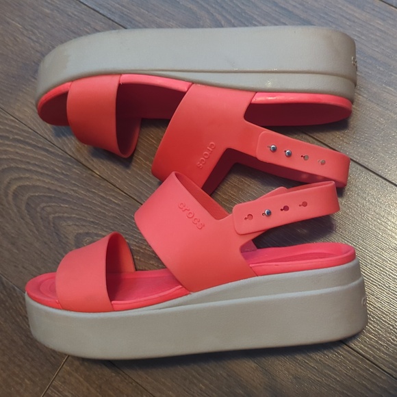 Crocs Brooklyn Low Wedge Flame/Mushroom - Picture 7 of 13